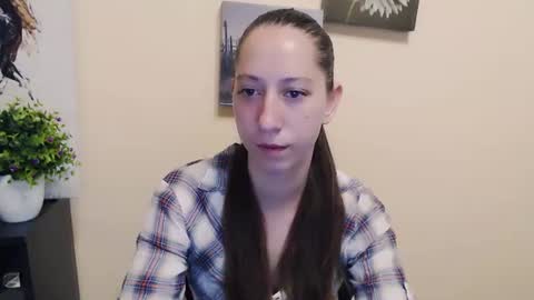 Snapshot of _astraia_ chatting on 06/10/26, 06:45 _astraia_ online show from 06/10/26, 06:45
