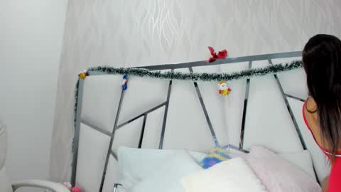 Aura online show from 11/21/25, 03:16