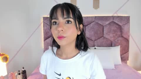 _aurora_collins_ online show from 10/23/25, 12:04