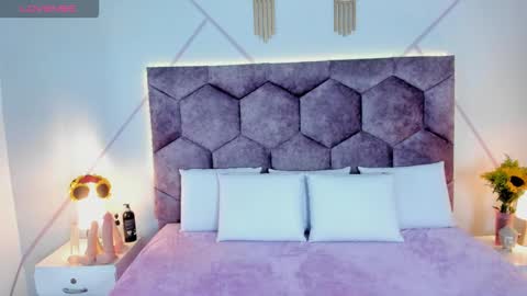 _aurora_collins_ online show from 10/26/25, 01:28