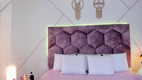 _aurora_collins_ online show from 10/30/25, 12:50