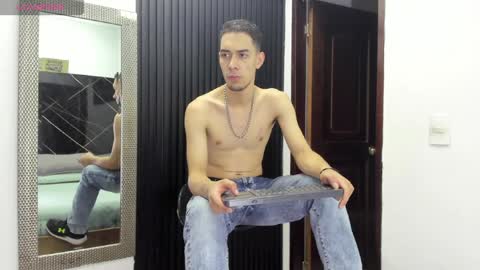 Snapshot of _axel_09 chatting on 05/23/26, 04:18 _axel_09 online show from 05/23/26, 04:18