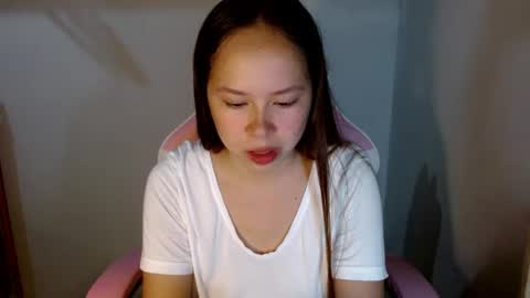 Snapshot of _ayesha19 chatting on 06/27/26, 07:35 yesha3 online show from 06/27/26, 07:35