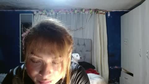 Snapshot of _azalea_65 chatting on 09/19/25, 02:13 _azalea_65 online show from 09/19/25, 02:13