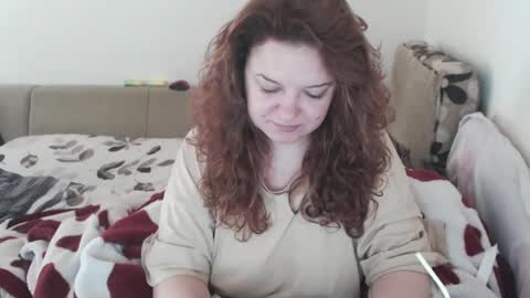 Snapshot of _bella_28 chatting on 10/28/25, 09:02 em online show from 10/28/25, 09:02