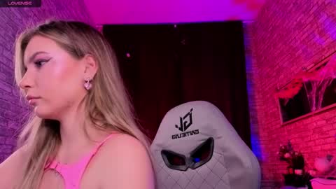 Bella online show from 10/27/25, 08:46