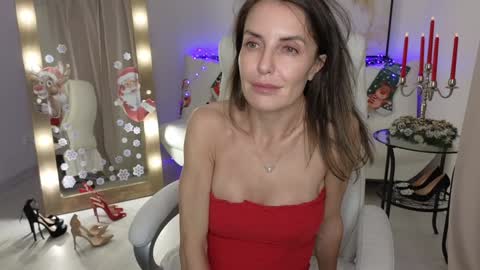 Snapshot of _beylly chatting on 12/22/24, 03:44 Beylly online show from 12/22/24, 03:44