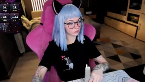 Snapshot of _black_fox__ chatting on 04/20/26, 12:02 Olivia Subscribe to my Fansly - online show from 04/20/26, 12:02