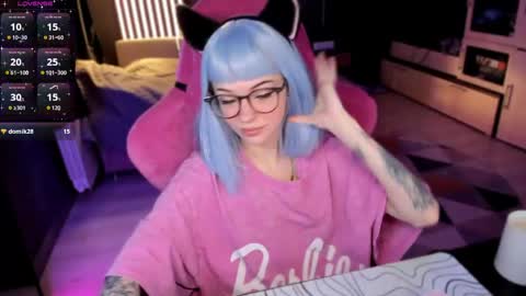 Snapshot of _black_fox__ chatting on 04/20/26, 10:44 Olivia Subscribe to my Fansly - online show from 04/20/26, 10:44