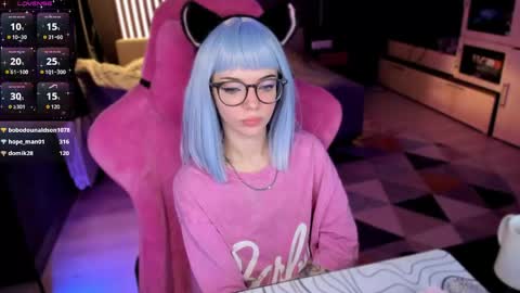 Snapshot of _black_fox__ chatting on 04/21/26, 01:42 Olivia Subscribe to my Fansly - online show from 04/21/26, 01:42