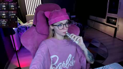 Snapshot of _black_fox__ chatting on 05/02/26, 01:43 Olivia Subscribe to my Fansly - online show from 05/02/26, 01:43