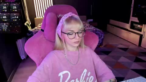 Snapshot of _black_fox__ chatting on 05/07/26, 11:21 Olivia Subscribe to my Fansly - online show from 05/07/26, 11:21