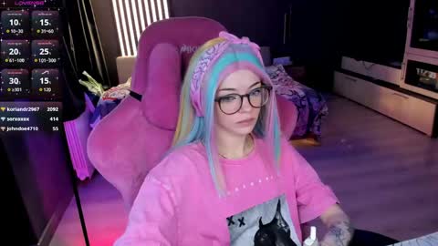 Snapshot of _black_fox__ chatting on 05/16/26, 12:18 Olivia Subscribe to my Fansly - online show from 05/16/26, 12:18