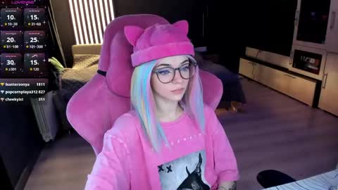 Snapshot of _black_fox__ chatting on 06/02/26, 02:24 Olivia Subscribe to my Fansly - online show from 06/02/26, 02:24