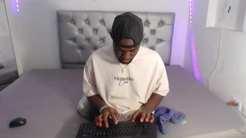 Andrew online show from 11/11/25, 06:41