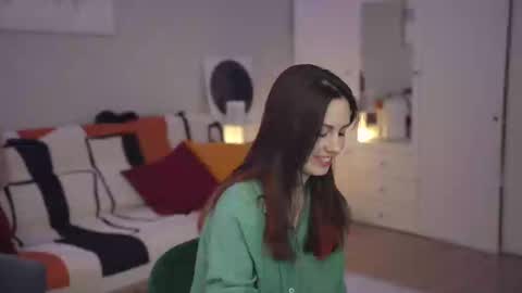 Lili online show from 02/28/25, 10:20