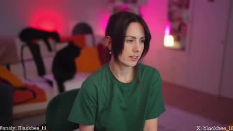 Lili online show from 04/15/26, 08:54