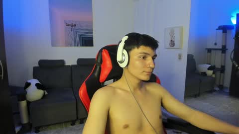 Snapshot of _blakee chatting on 12/28/24, 07:00 B L A K E online show from 12/28/24, 07:00