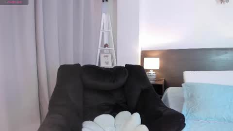 Snapshot of _bleuelune chatting on 06/13/26, 01:36 Mary online show from 06/13/26, 01:36
