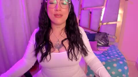 Angie  Independent model online show from 11/20/25, 04:56