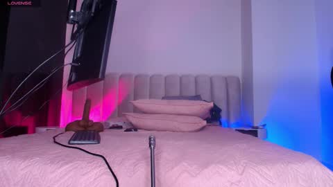 Britany online show from 11/22/25, 03:16