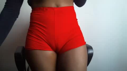 Snapshot of _bunny_b chatting on 01/25/25, 10:51 I will be back soon  online show from 01/25/25, 10:51