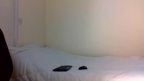 Snapshot of _bunny_b chatting on 10/26/25, 03:34 I will be back soon online show from 10/26/25, 03:34