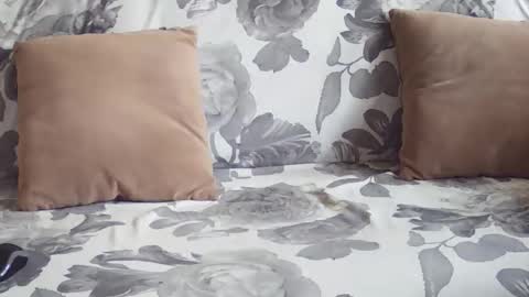 Snapshot of _bunny_b chatting on 12/17/25, 06:30 I will be back soon online show from 12/17/25, 06:30