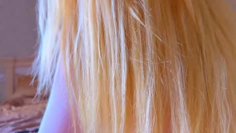 Stella online show from 10/08/25, 06:55