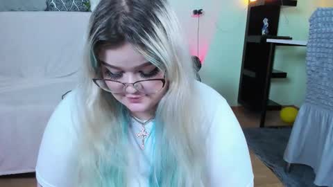 _candym1lky_ online show from 12/05/25, 06:22