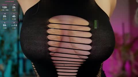 Alisa online show from 10/31/25, 01:45