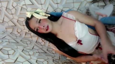 Snapshot of _caroline18_ chatting on 05/05/26, 04:48 Kate flores online show from 05/05/26, 04:48