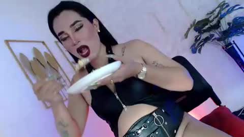 Caroline online show from 09/28/25, 05:57