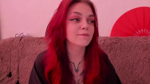 Snapshot of _caroline_coy chatting on 04/10/26, 10:53 Caroline online show from 04/10/26, 10:53