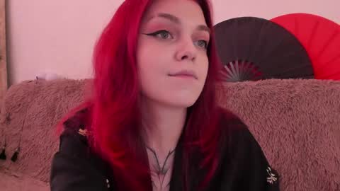 Snapshot of _caroline_coy chatting on 04/12/26, 11:48 Caroline online show from 04/12/26, 11:48