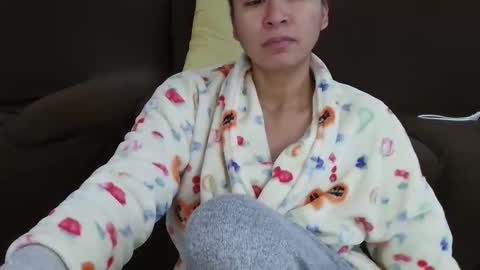 Snapshot of _cattleya1 chatting on 11/12/25, 09:32 cat online show from 11/12/25, 09:32