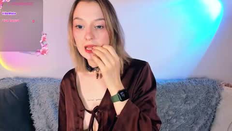 Snapshot of _ccrystaa_ chatting on 10/11/25, 06:45 Christina Chris online show from 10/11/25, 06:45