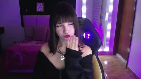 _charlotte_collins_ online show from 11/22/25, 03:00