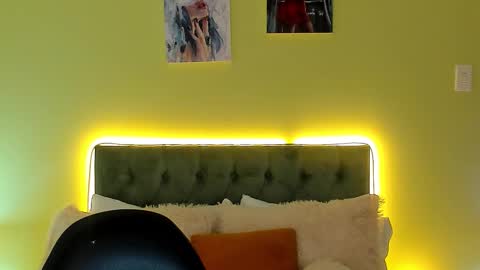 Charlote online show from 11/26/25, 07:59