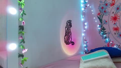 Snapshot of _chloeee chatting on 02/08/25, 01:11 Katy online show from 02/08/25, 01:11