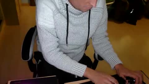  chris 87 online show from 12/15/25, 09:30