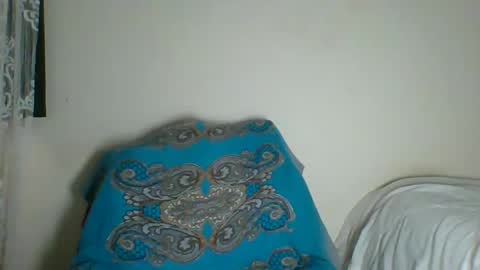 Snapshot of _clara01 chatting on 01/15/25, 06:33 clara online show from 01/15/25, 06:33