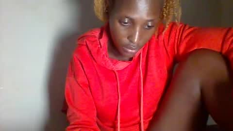 Snapshot of _clara01 chatting on 01/26/25, 01:36 clara online show from 01/26/25, 01:36