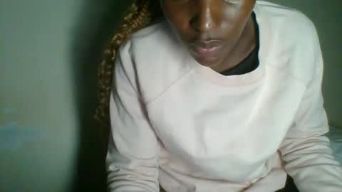 Snapshot of _clara01 chatting on 01/28/25, 03:25 clara online show from 01/28/25, 03:25