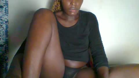 Snapshot of _clara01 chatting on 02/02/25, 11:40 clara online show from 02/02/25, 11:40