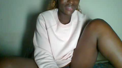 Snapshot of _clara01 chatting on 02/07/25, 08:42 clara online show from 02/07/25, 08:42