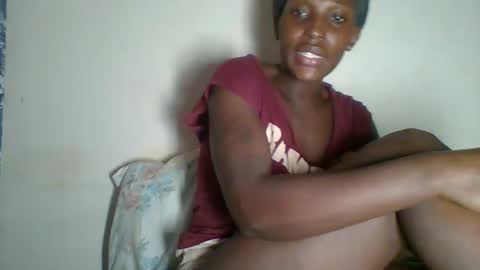 Snapshot of _clara01 chatting on 02/18/25, 04:26 clara online show from 02/18/25, 04:26