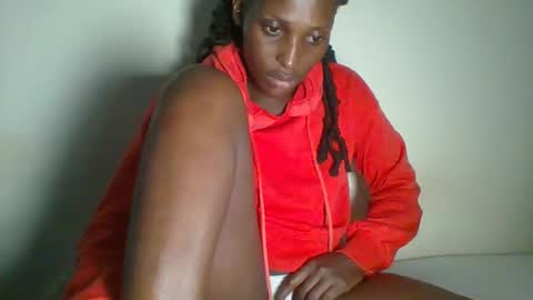 Snapshot of _clara01 chatting on 03/11/25, 06:41 clara online show from 03/11/25, 06:41