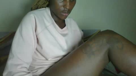 clara online show from 12/04/25, 07:39