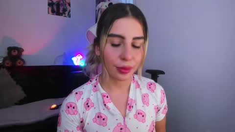  Chloe  online show from 11/03/25, 10:42